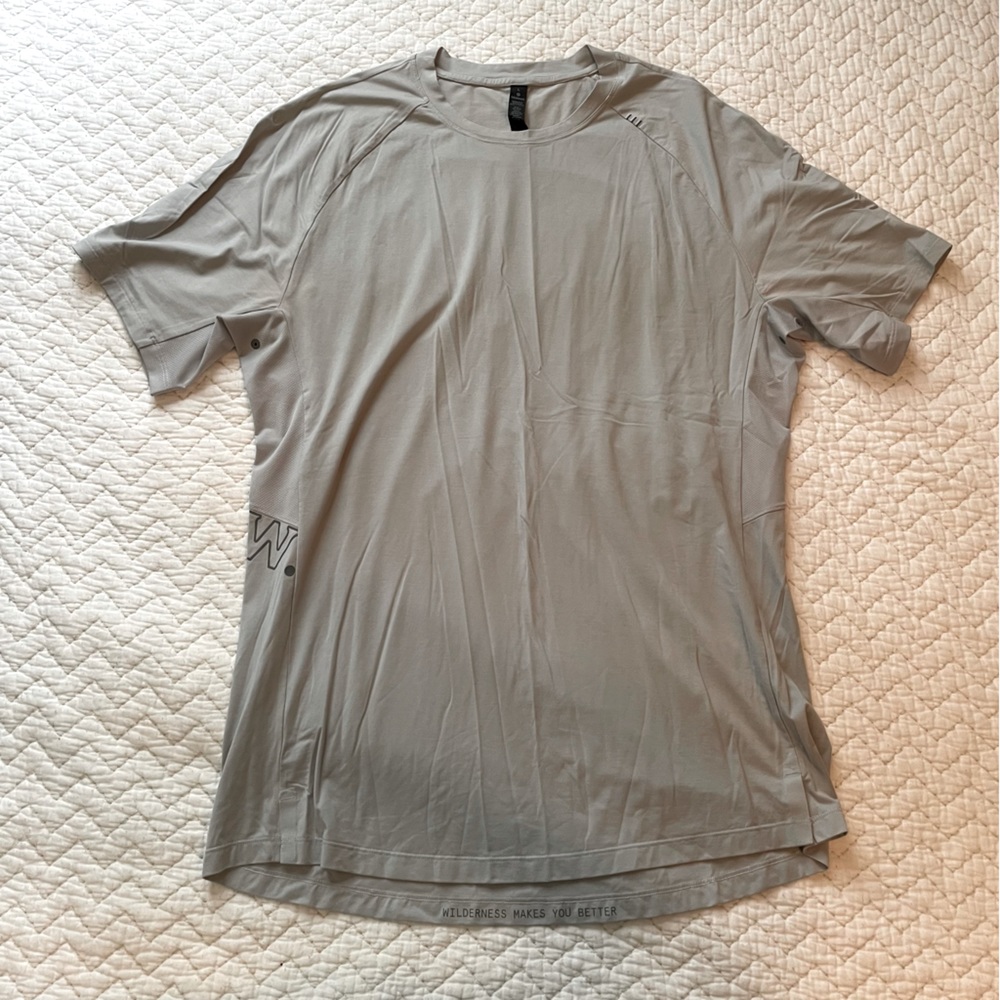 Lululemon Lab Men’s Wilderness T Shirt Sz L
